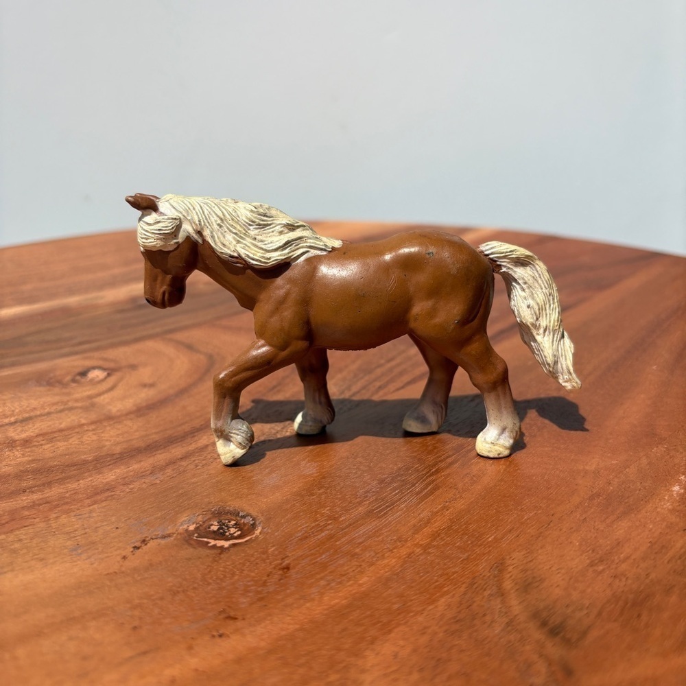 Vintage 1991 Funrise International Vinyl Horse Figure - AVELIGNESE (Haflinger)